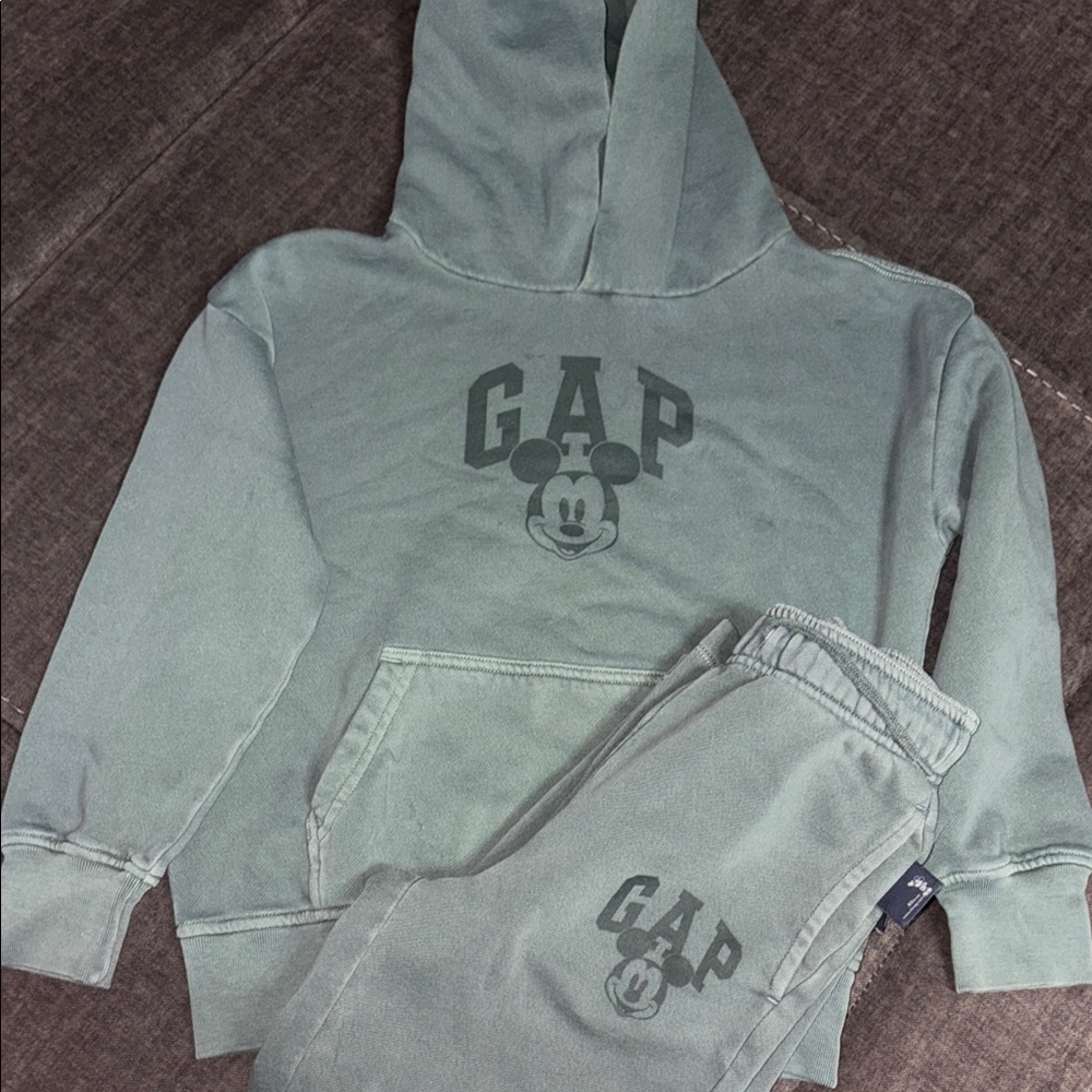 GAP Kids Mint Green Hoodie and Joggers Set - Size small unisex